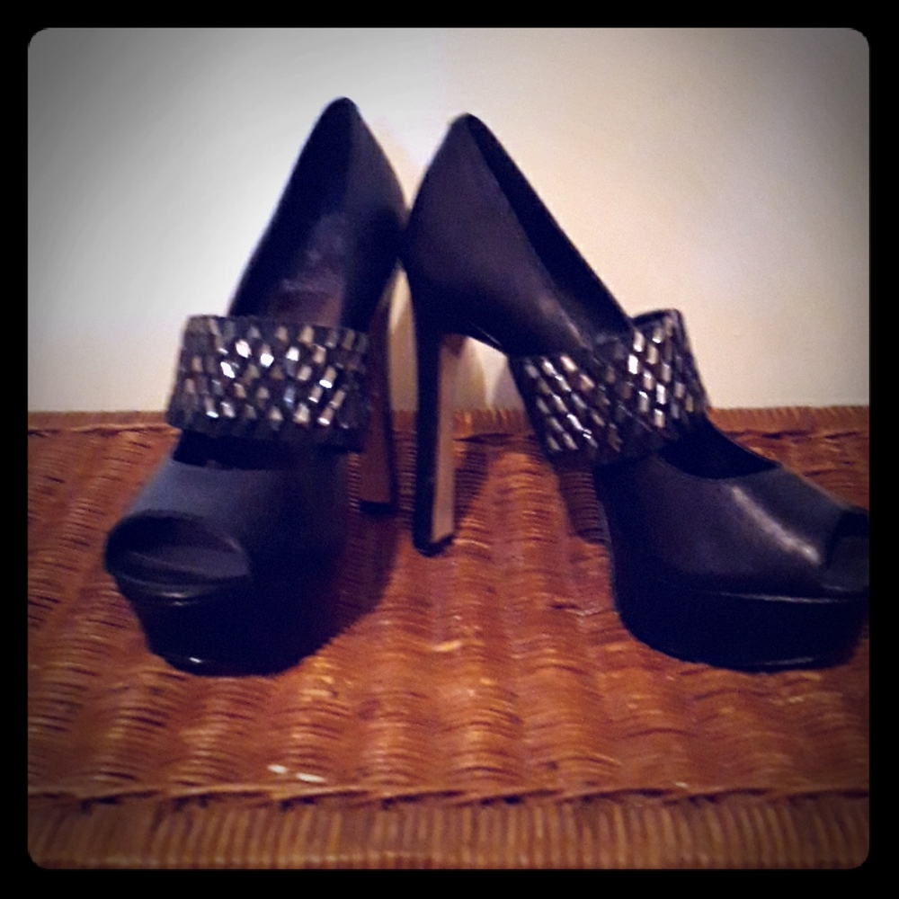 Vince Camuto black heels